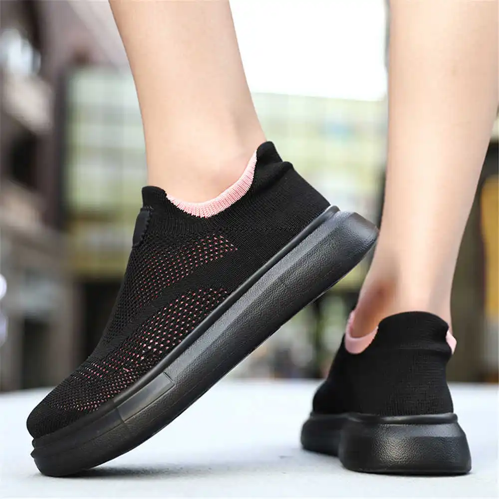 Latest Women Formal Wear - Plattform Strümpfe braune Schuhe für Frau