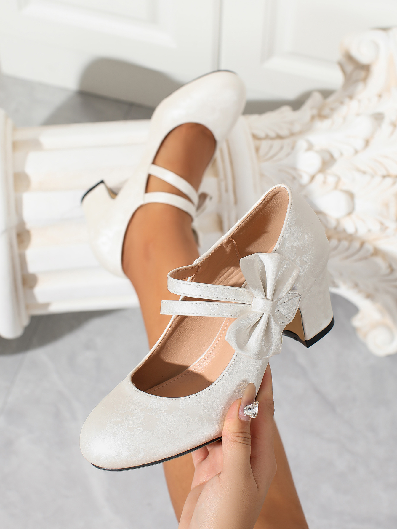 Große Damenschuhe mit Schleife – Women Formal Wear With Shoes Bewertung und Preis