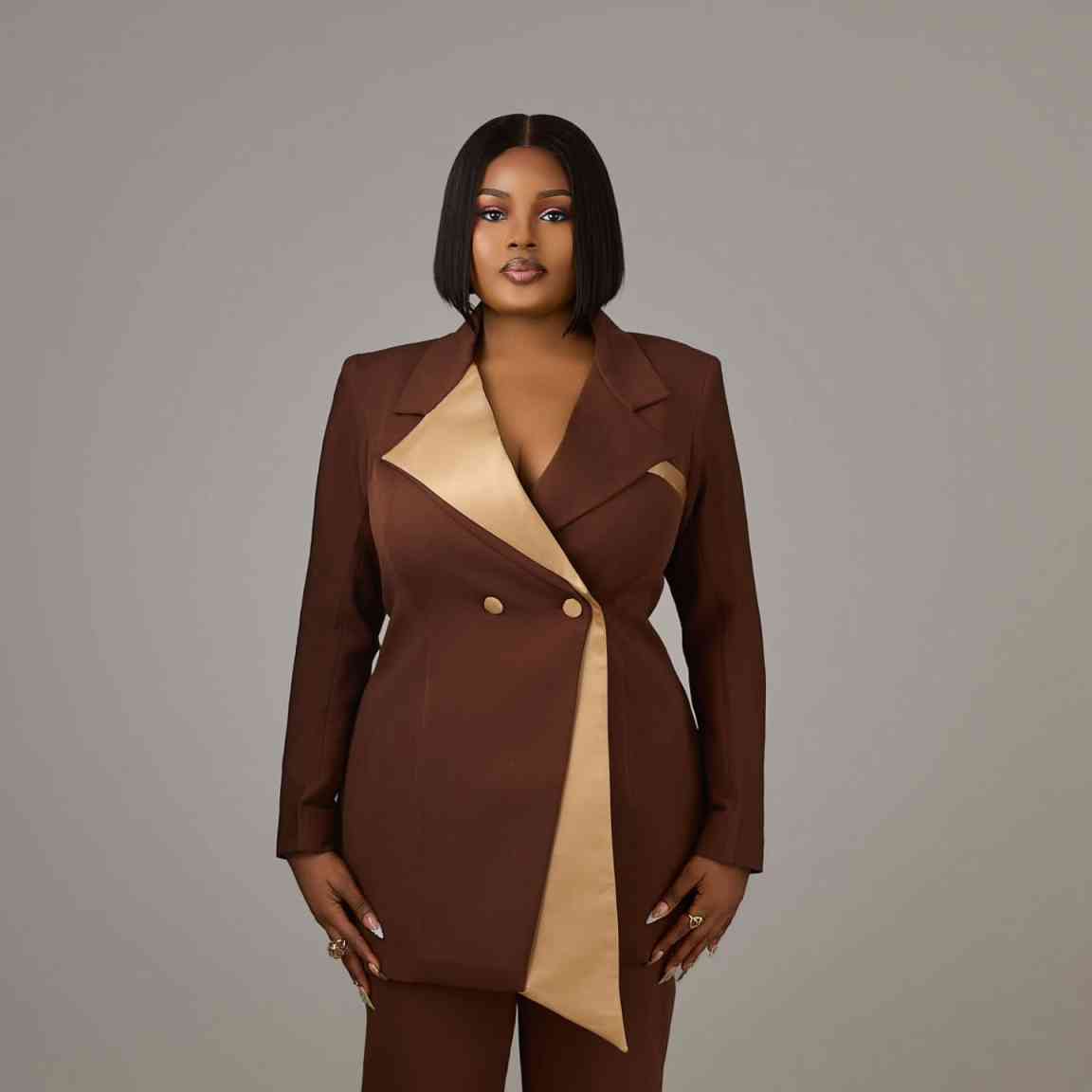 Übergrößen-Damen-Smokings, Des – Women Formal Wear For Graduation Bewertung und Preis