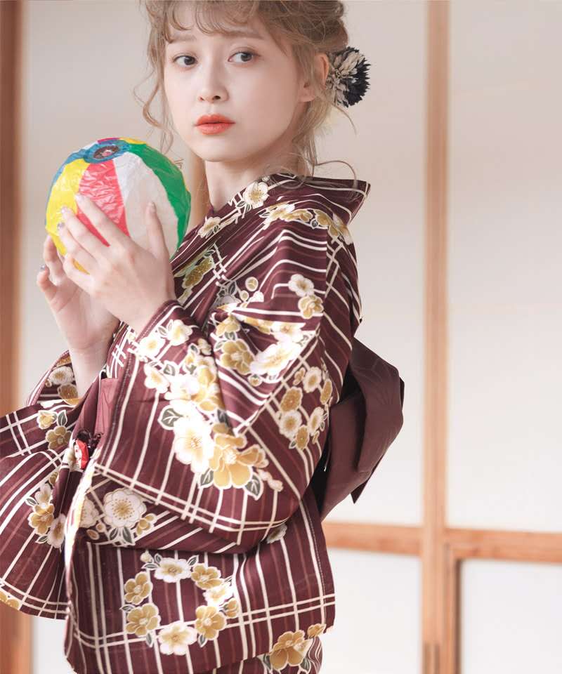 Traditioneller japanischer Kim – Japanese Women Formal Wear Bewertung und Preis