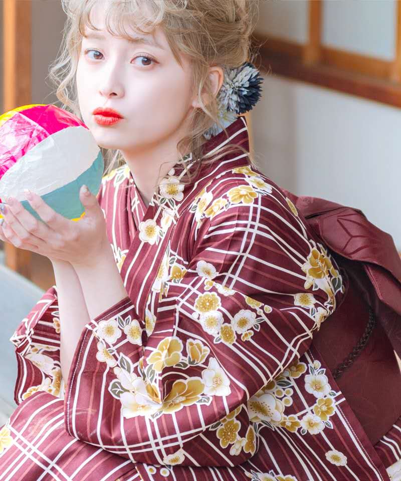 Traditioneller japanischer Kim – Japanese Women Formal Wear Bewertung und Preis