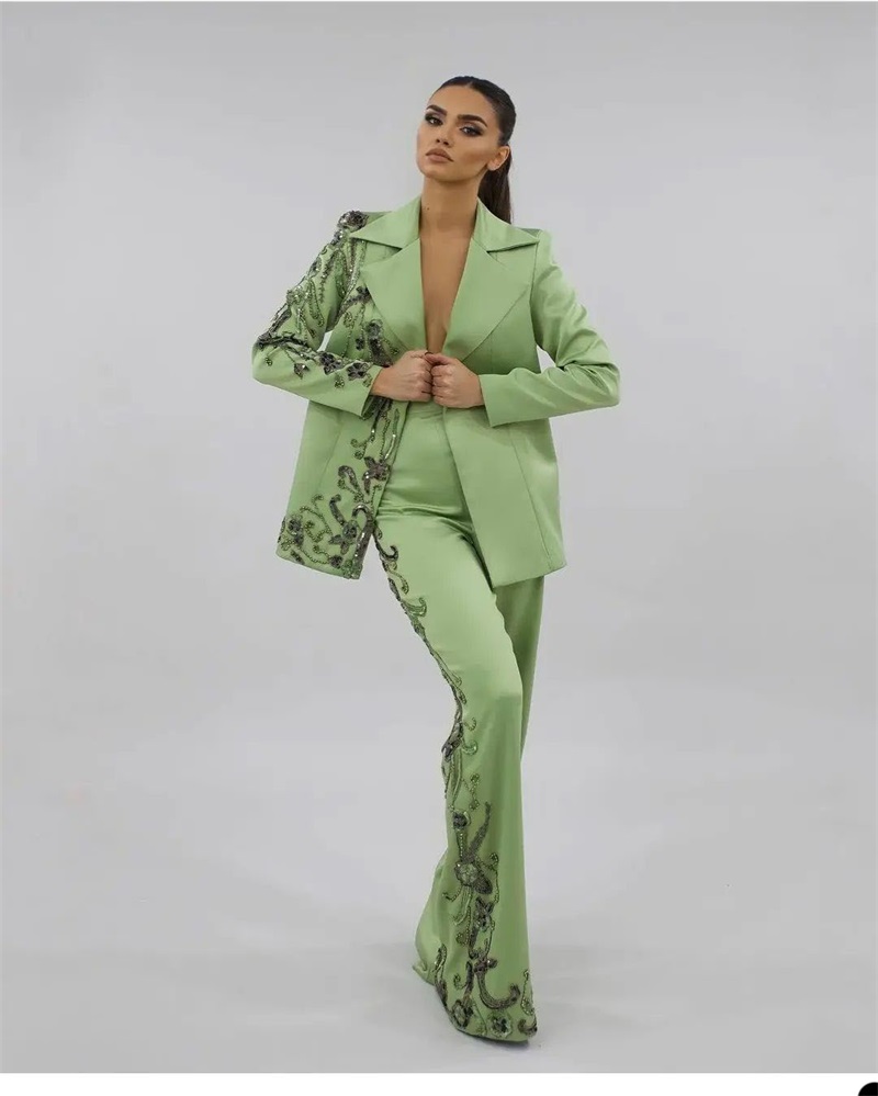 Designer-Damenanzüge aus grüne – Women Formal Wear Designers Bewertung und Preis